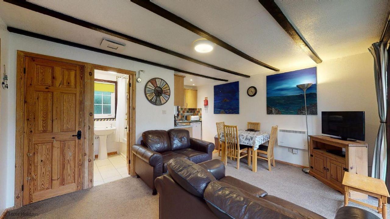 01 Tudor Court, Tolroy Manor Hayle Extérieur photo