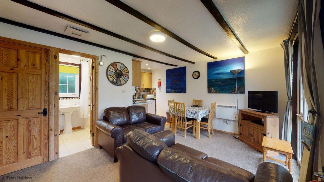 01 Tudor Court, Tolroy Manor Hayle Extérieur photo